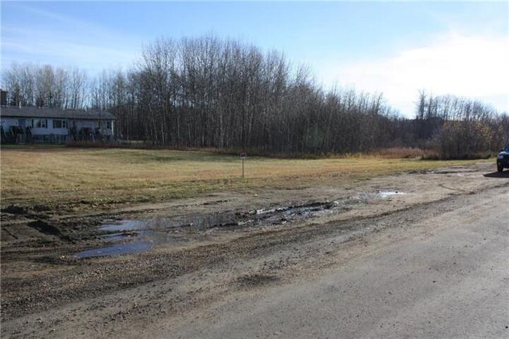 Property Photo: 01 99 Street AB T0A 2C0
