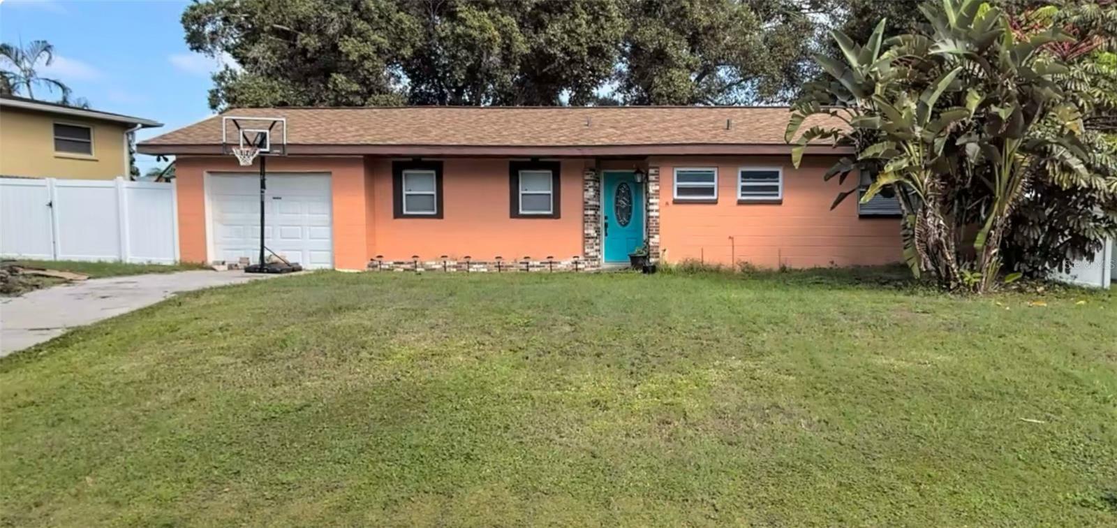 Property Photo:  11487 82nd Avenue  FL 33772 