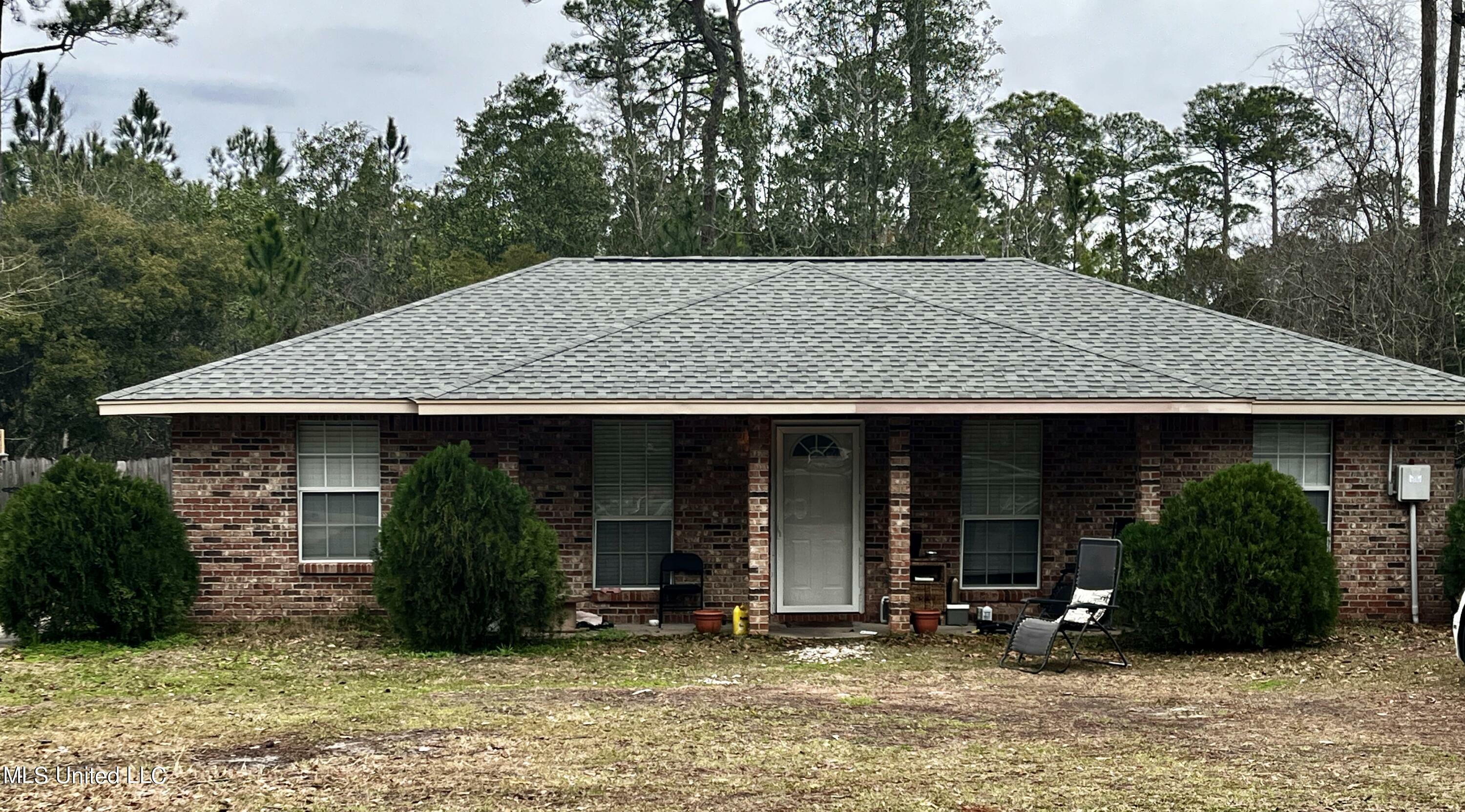 Property Photo:  720 Peach Street  MS 39564 