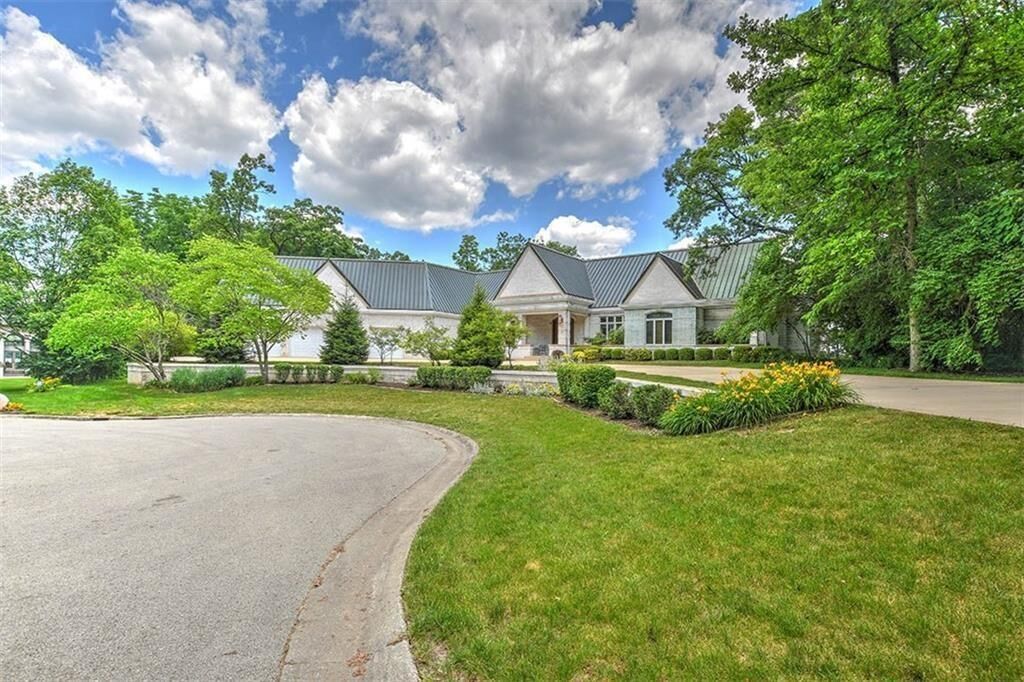 Property Photo:  20 Lake Point  IL 62521 