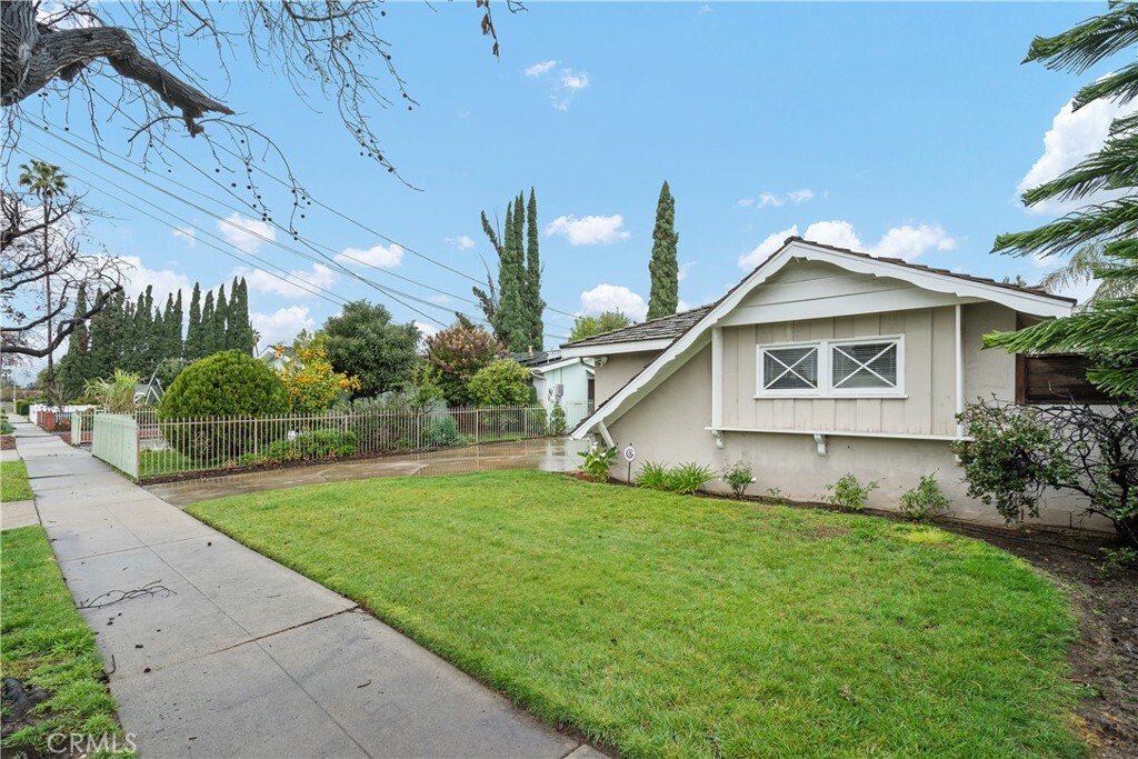 Property Photo:  15361 Covello Street  CA 91406 