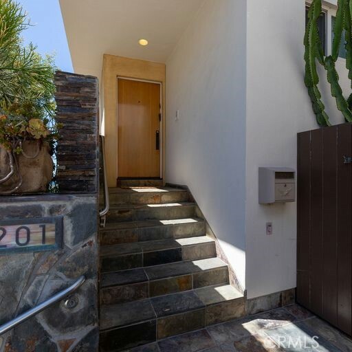 Property Photo:  201 5th Street  CA 90266 