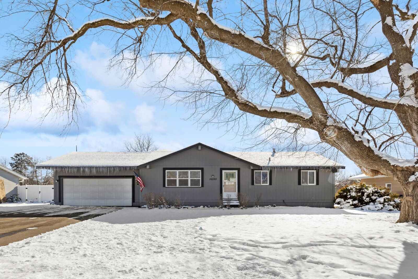 Property Photo:  16590 Flagstaff Way W  MN 55068 