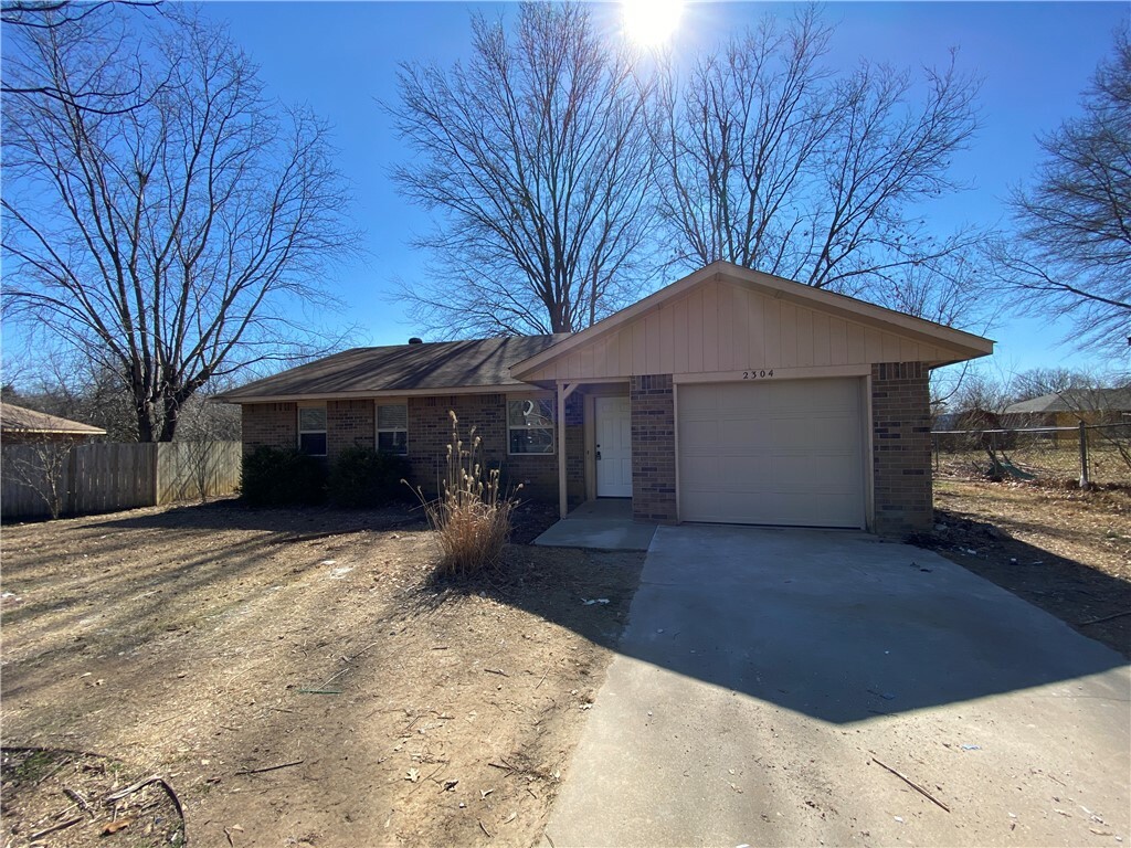 2304 W Spruce Street  Rogers AR 72756 photo