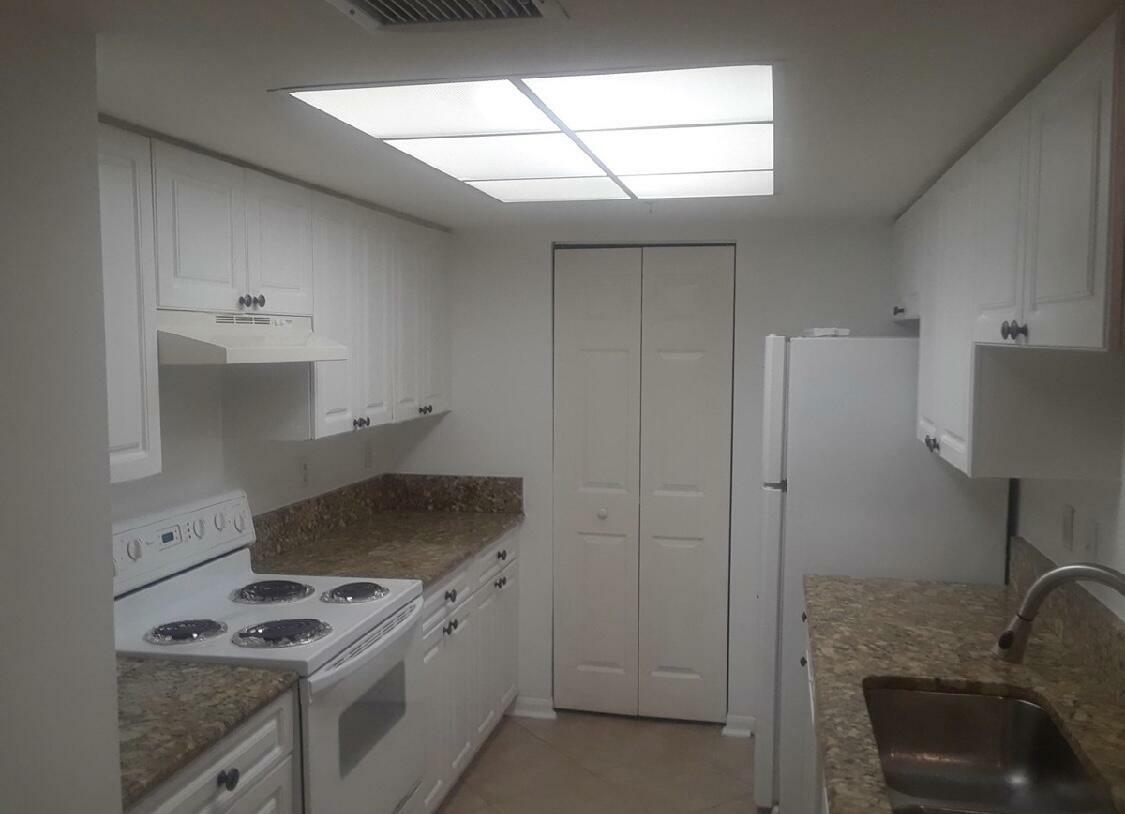 Property Photo: 100 Crestwood Court N 104 FL 33411