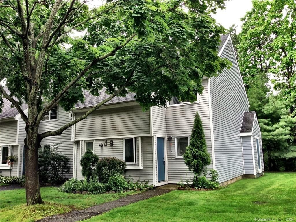 Property Photo: 8 Liberty Street 8 CT 06401