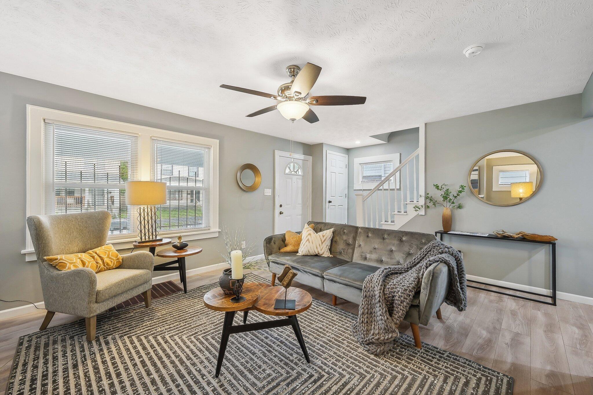 Property Photo: 998 Ellsworth Avenue OH 43206