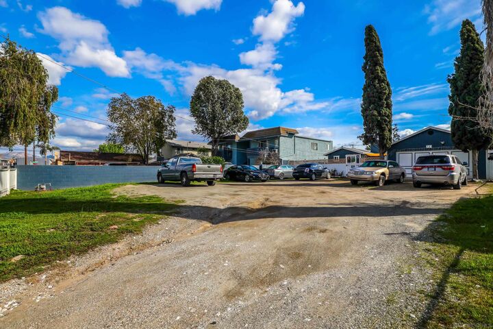 Property Photo: 731 Franklin Ave CA 92020