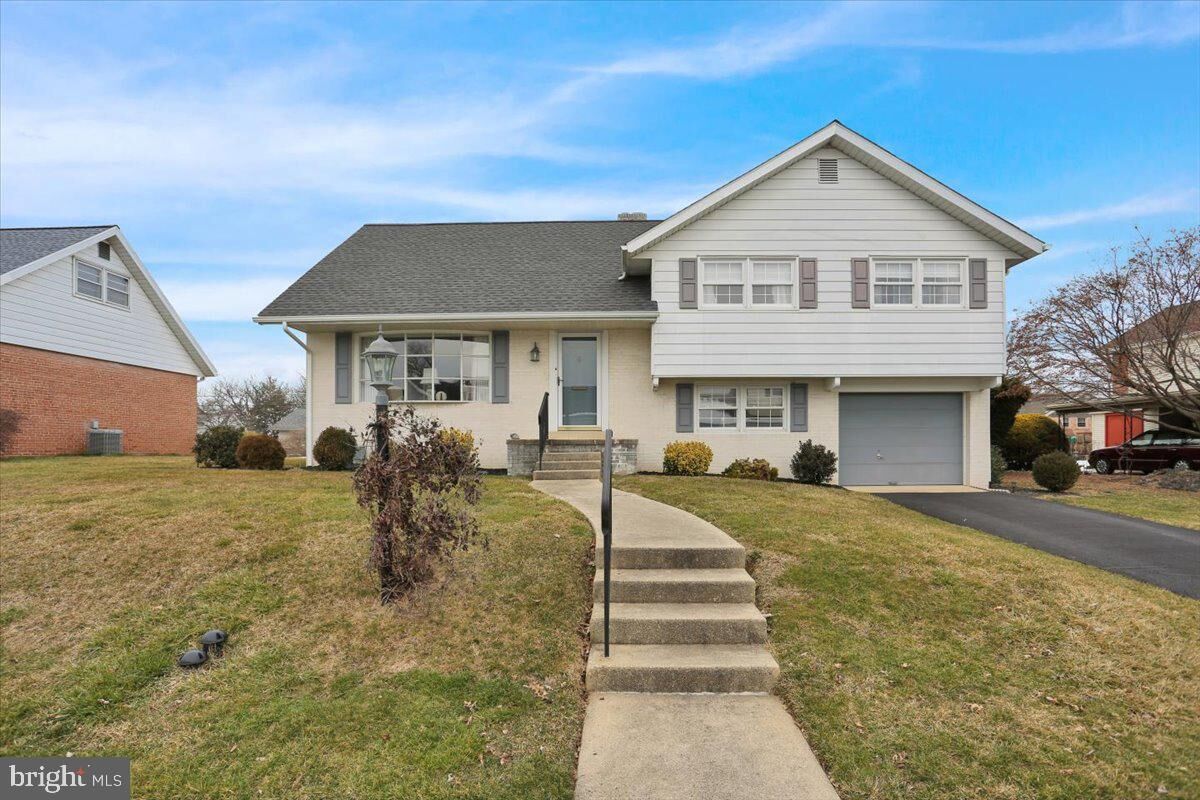 Property Photo:  1309 Dogwood Drive  PA 19609 