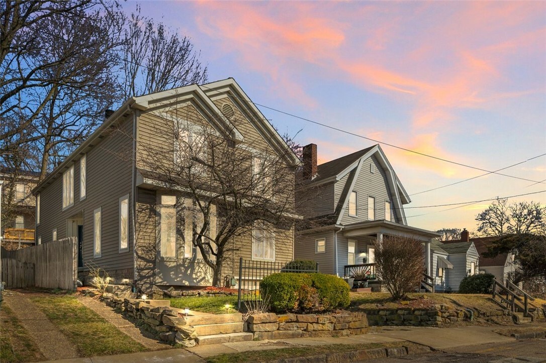 Property Photo:  811 Orchard Ave  PA 15202 