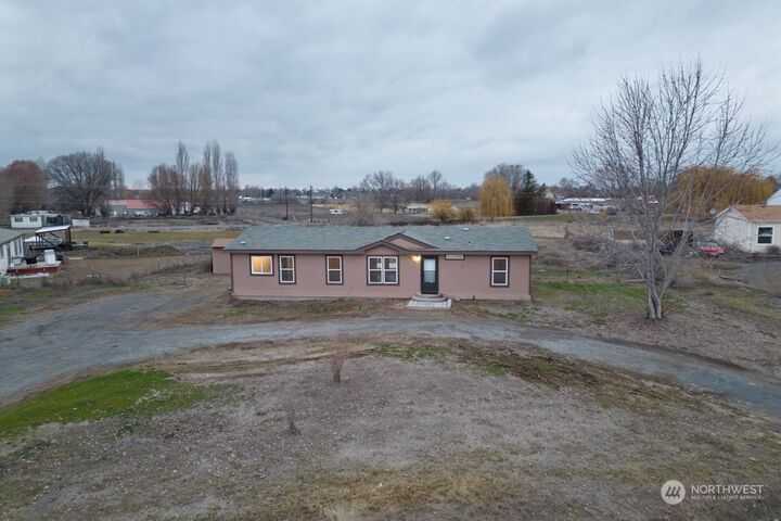 Property Photo:  4268 Rd. K.1 NE  WA 98837 