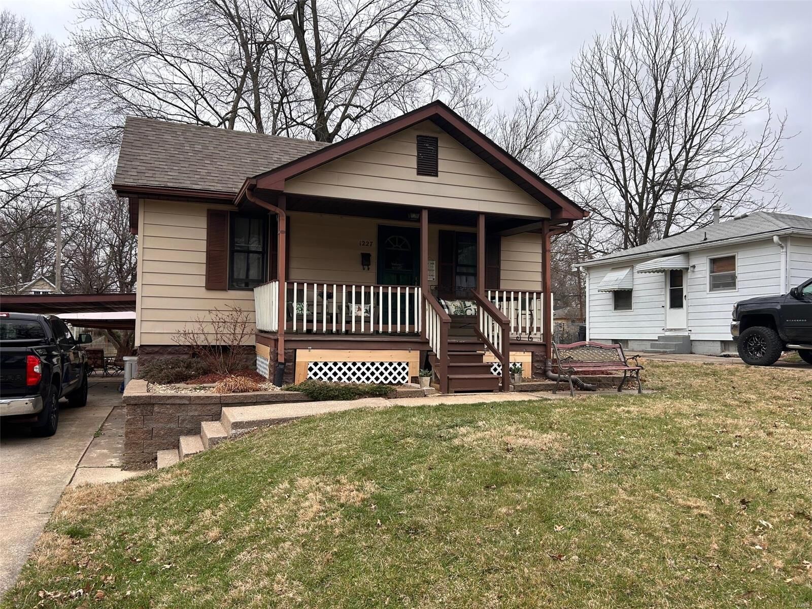 Property Photo:  1227 Oakland Avenue  IL 62025 