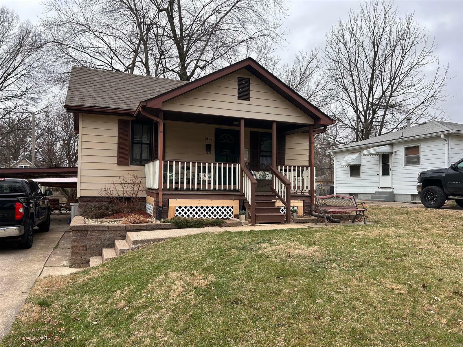 Property Photo: 1227 Oakland Avenue IL 62025
