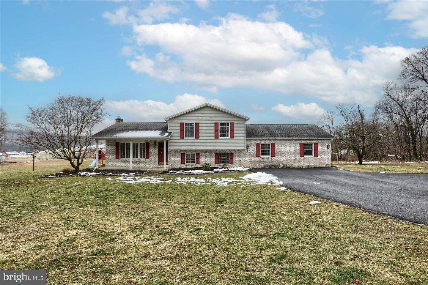 Property Photo:  605 Paige Hill Road  PA 17040 