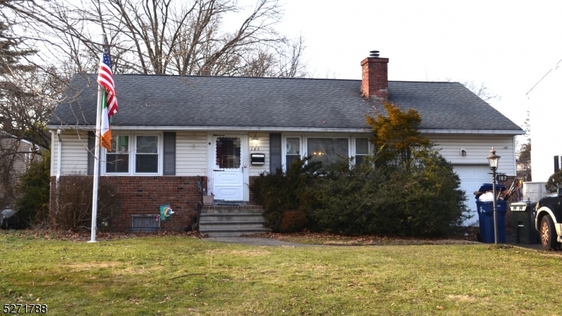 Property Photo:  187 King St  NJ 07023 