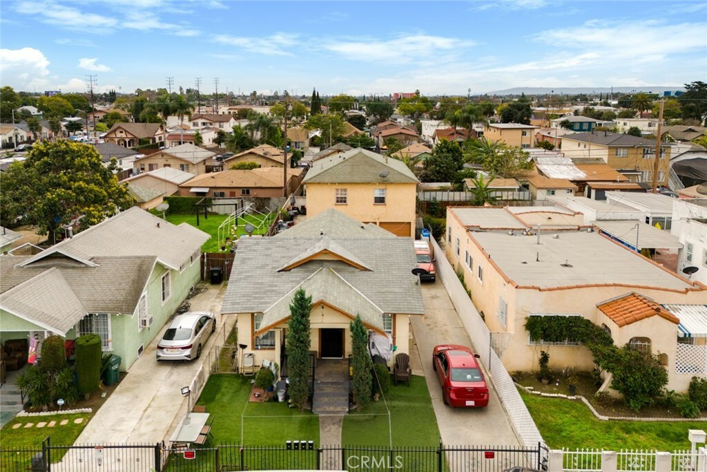 Property Photo:  1238 E 69th Street  CA 90001 