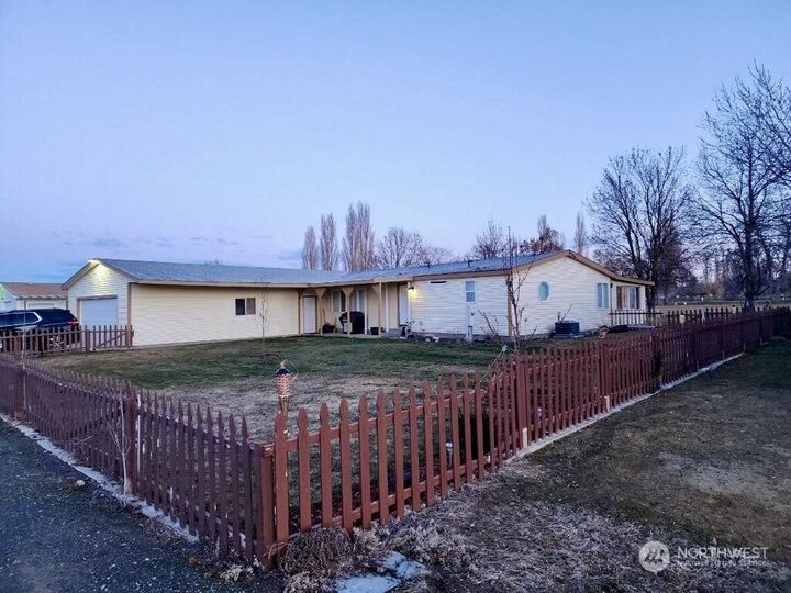 Property Photo:  16802 SE Out Of Bounds Lane  WA 98857 