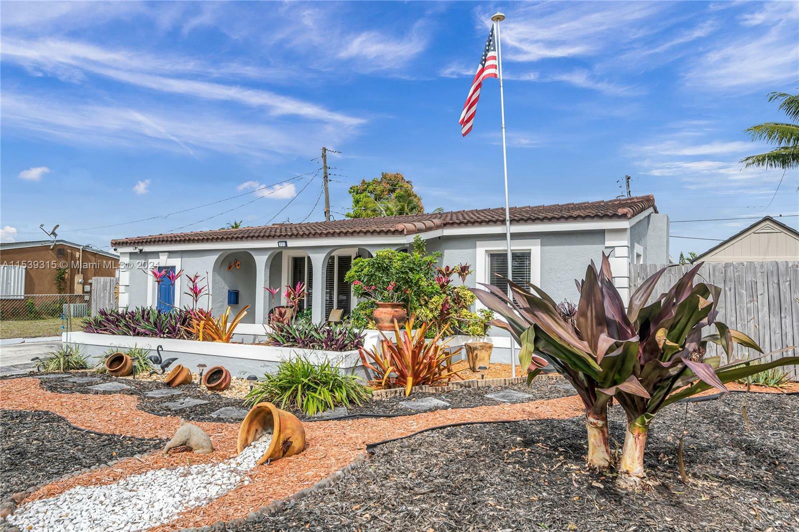 Property Photo: 101 NE 51st St FL 33334