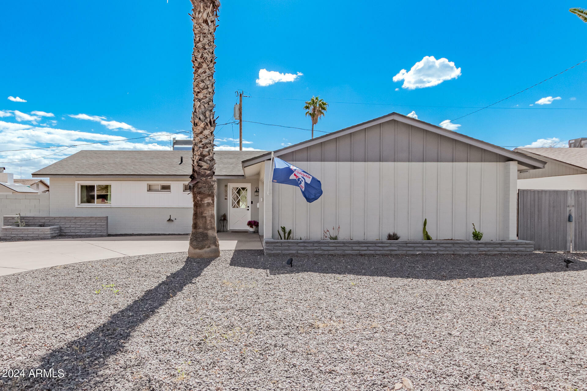 Property Photo:  3239 E Presidio Road  AZ 85032 