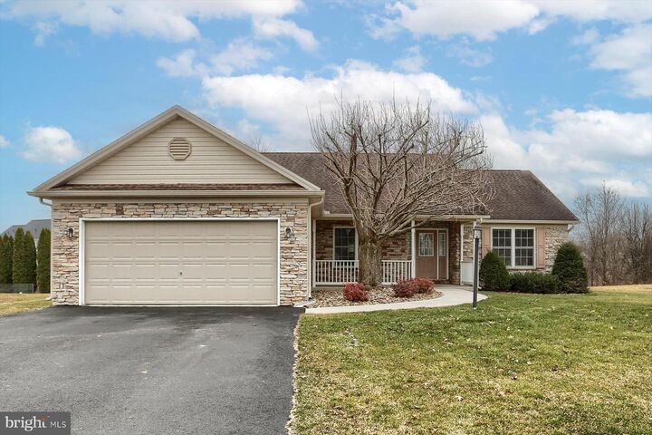 27 Coventry Drive  Carlisle PA 17015 photo