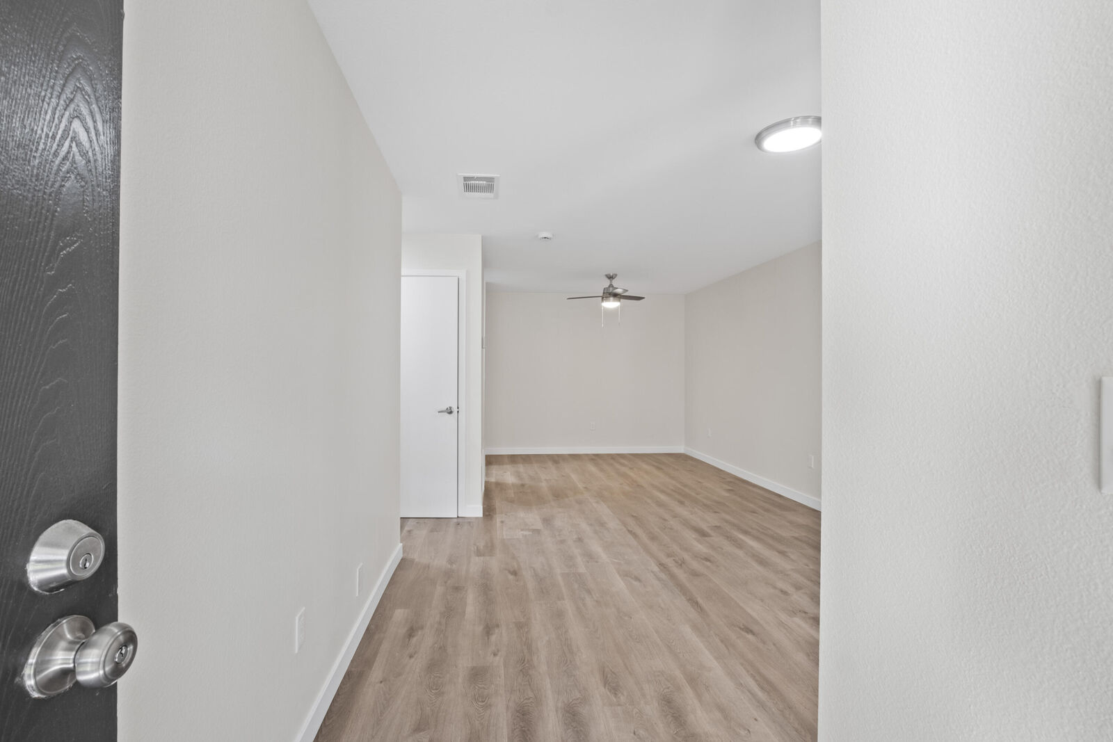 Property Photo:  2875 N Los Felices Road 101  CA 92262 