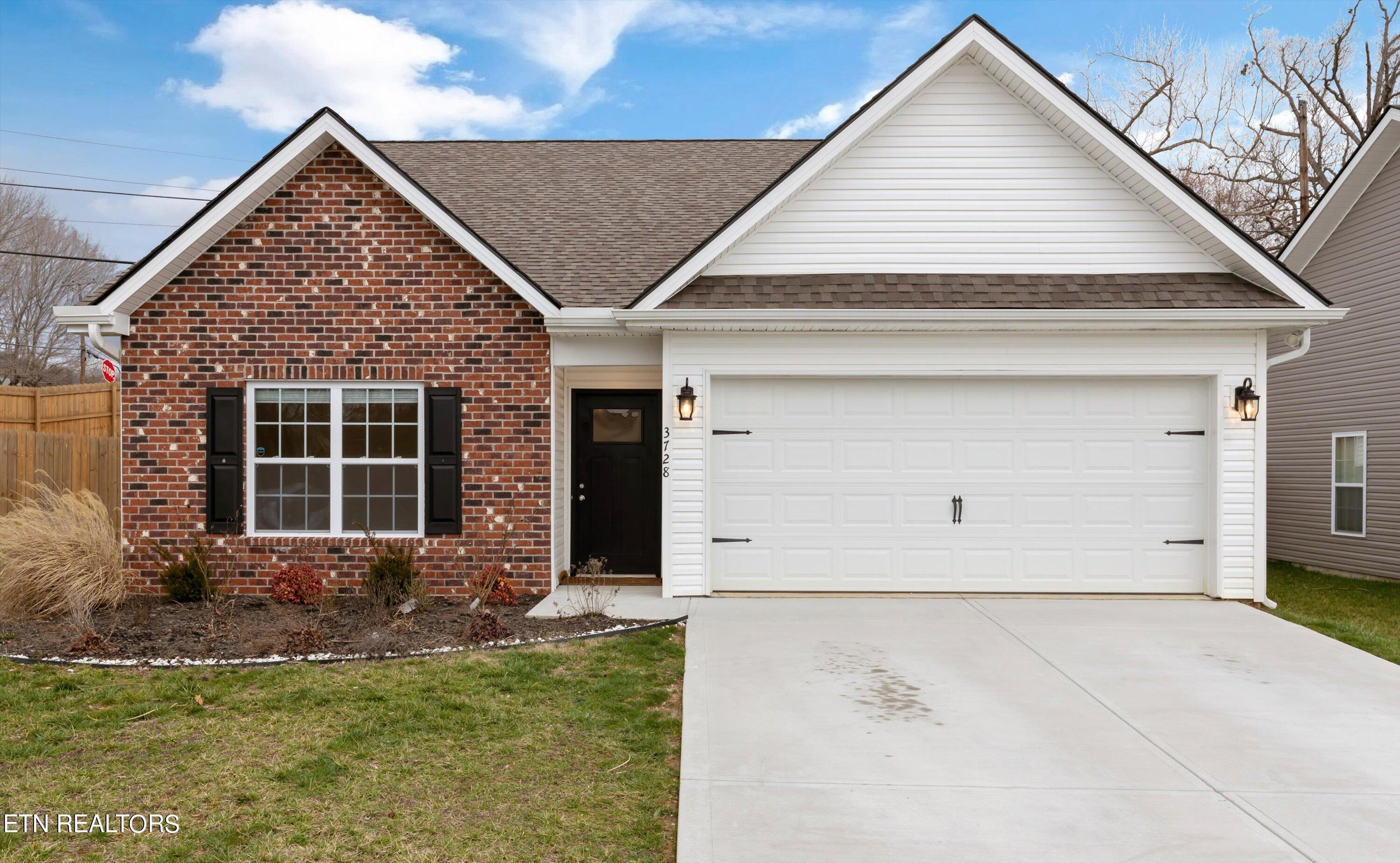 Property Photo: 3728 Tulip Row Way TN 37917