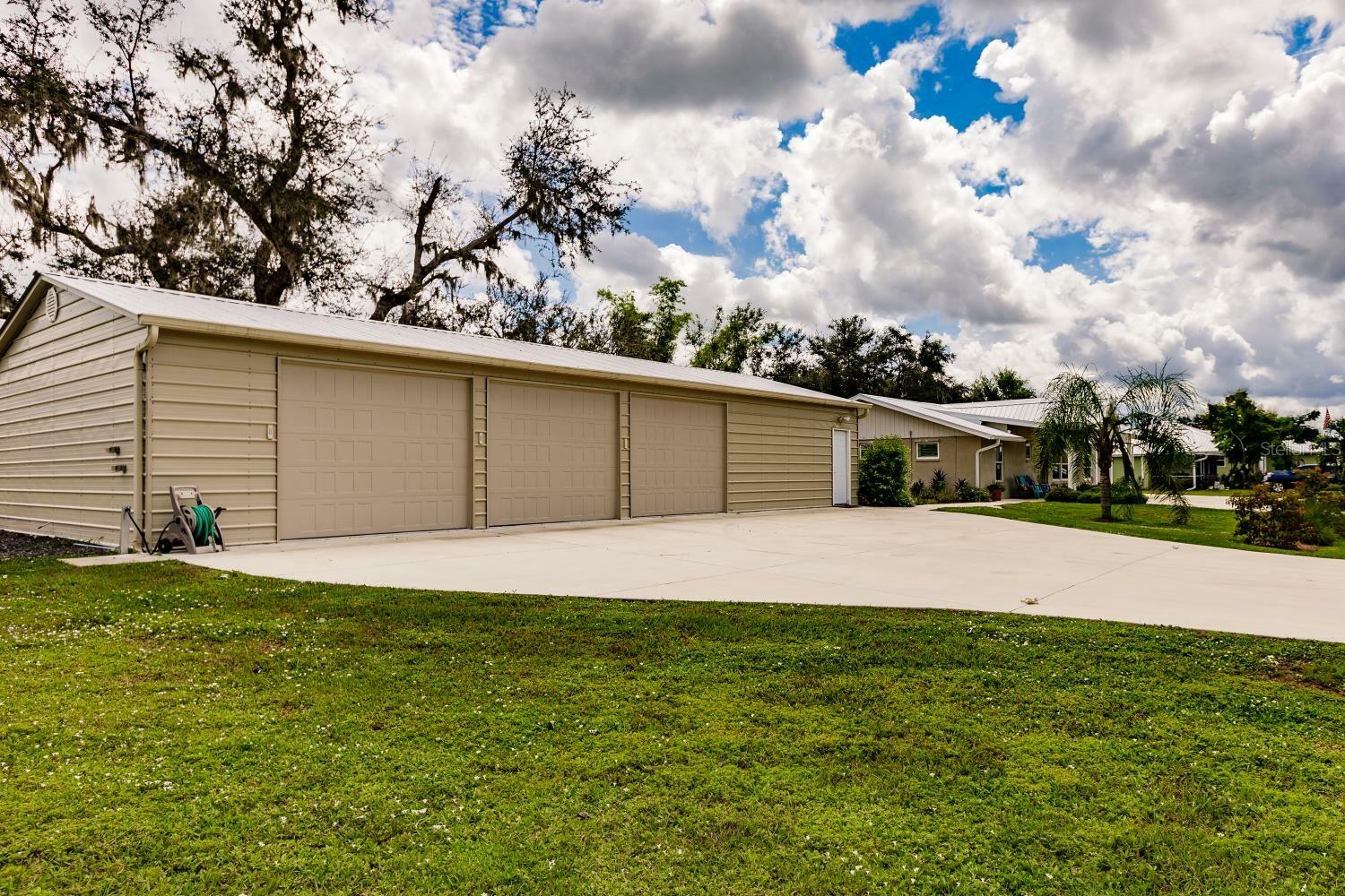 Property Photo:  500 Ridgecrest Drive  FL 33982 