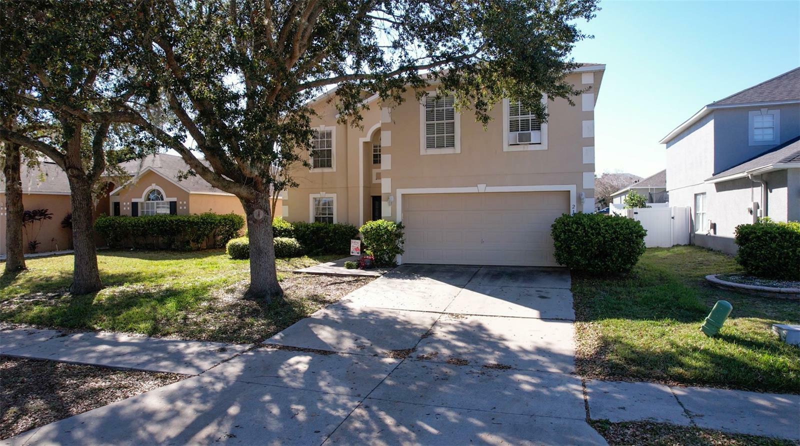 Property Photo:  2131 Nicollett Way  FL 34748 