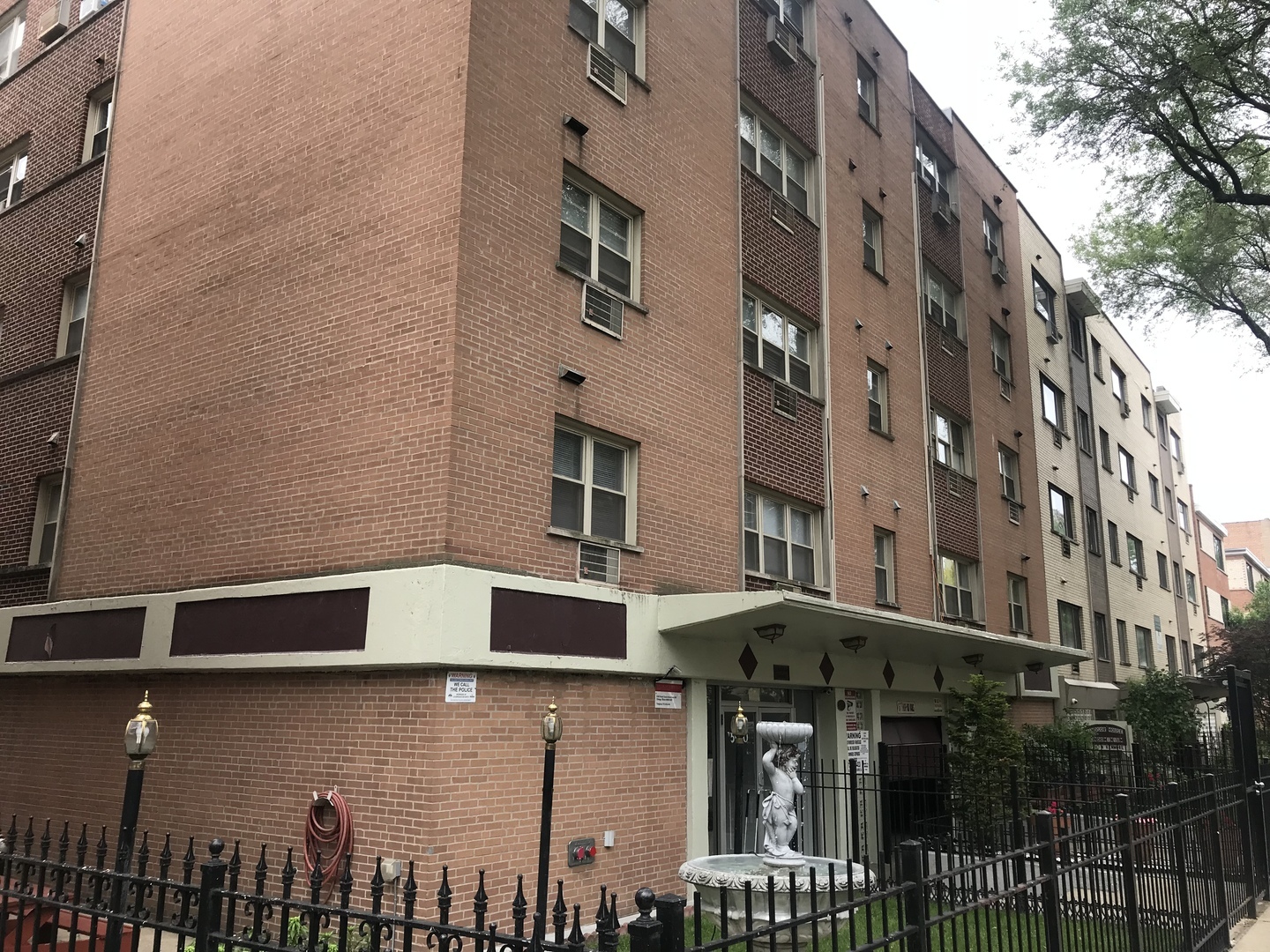 Property Photo:  5950 N Kenmore Avenue 209  IL 60660 