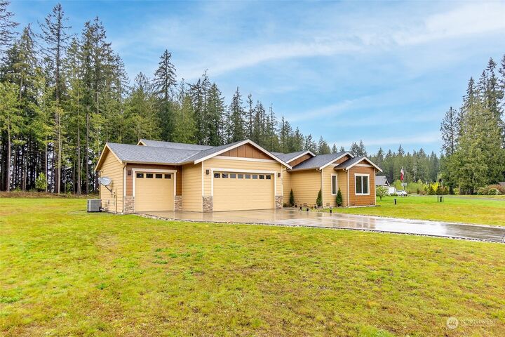 Property Photo:  6515 256th Street NE  WA 98223 