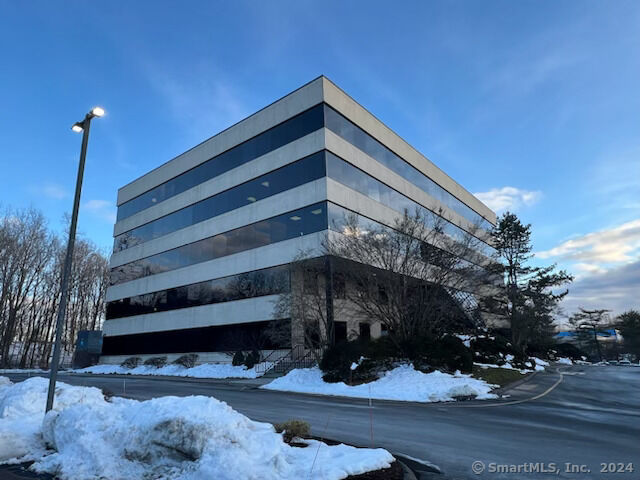 Property Photo:  609 West Johnson Avenue 117  CT 06410 