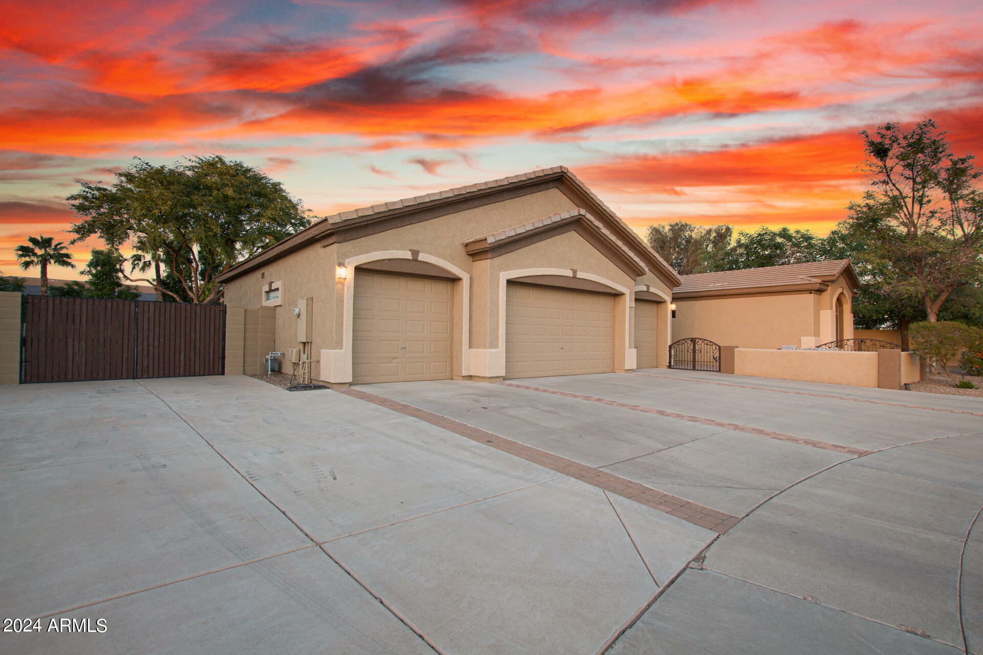 Property Photo:  8000 W Camino De Oro --  AZ 85383 