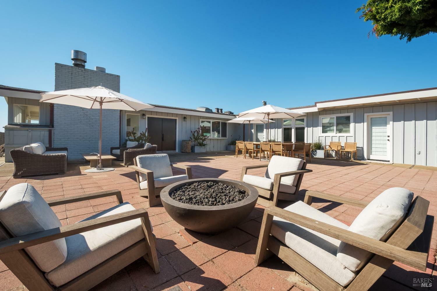 Property Photo:  106 Seadrift Road  CA 94970 