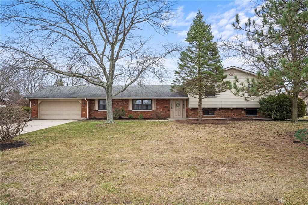 Property Photo: 8550 Cherrycreek Drive OH 45458