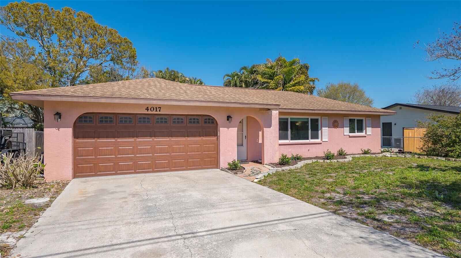 Property Photo:  4017 Dyer Lane  FL 34232 