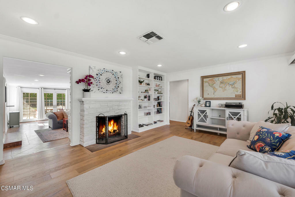 Property Photo:  4609 Ventura Canyon Avenue  CA 91423 