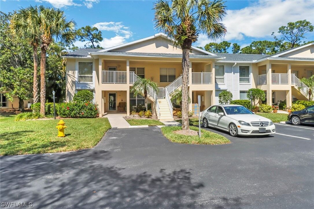 Property Photo: 1120 Sarah Jean Circle B-101 FL 34110