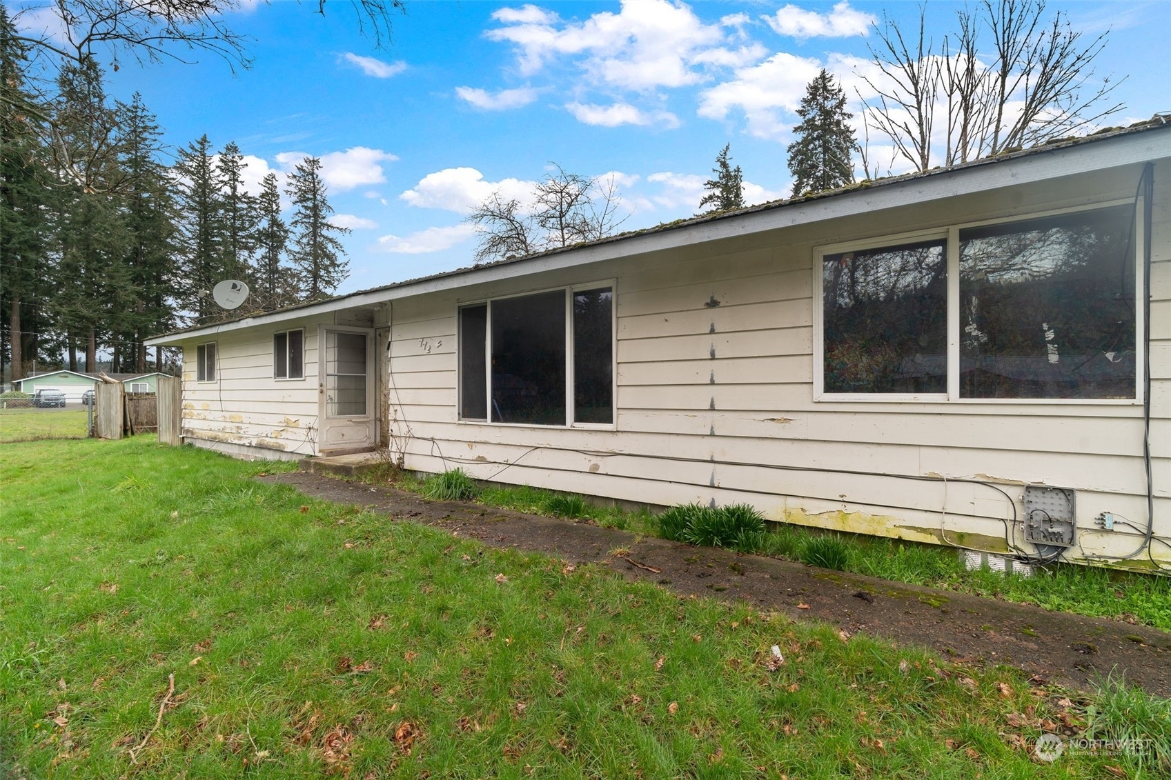 Property Photo:  772 Washington Avenue E  WA 98589 