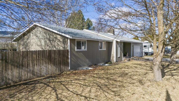 Home for sale in Spokane 2020 S Calvin Rd, Spokane, WA 99037