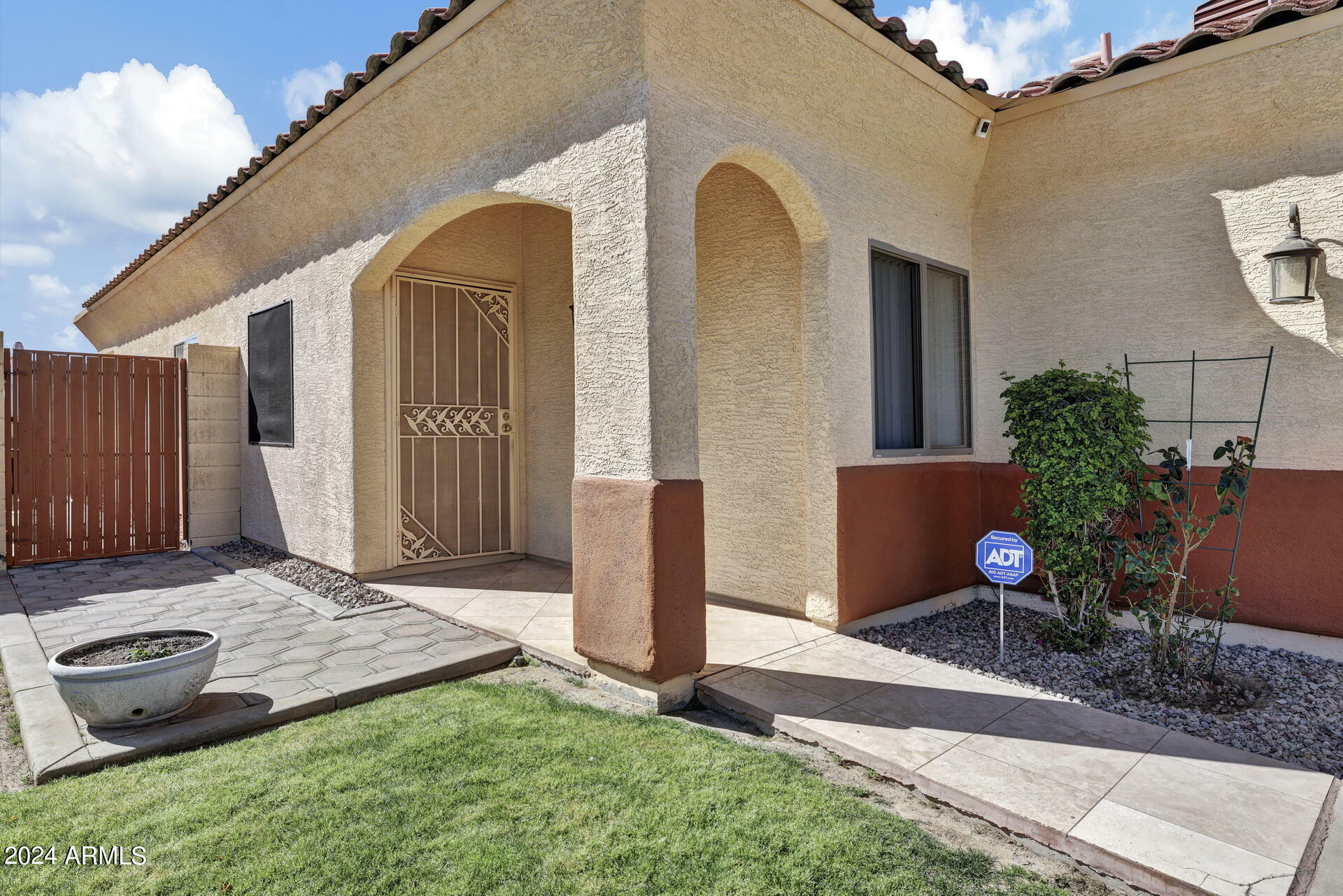 Property Photo:  2635 E Fraktur Road  AZ 85040 