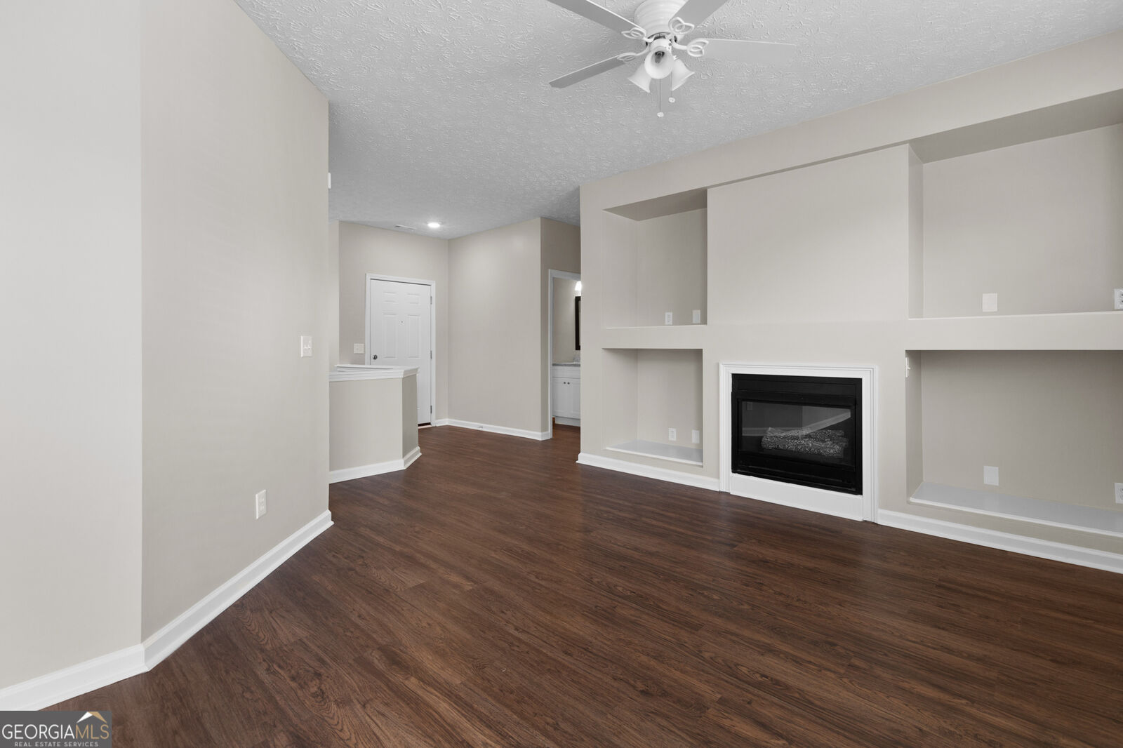 Property Photo:  653 Bedford Court  GA 30188 