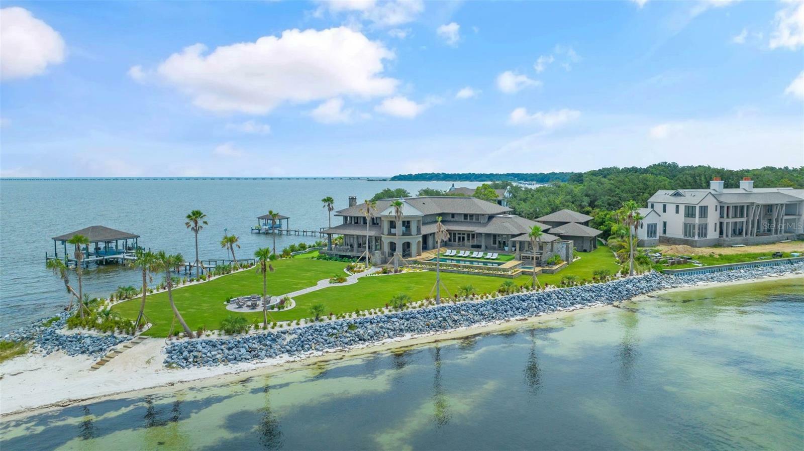 Property Photo: 732 Peakes Point Drive FL 32561