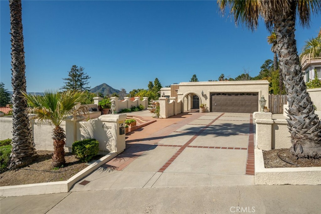 Property Photo:  1645 Encino Court  CA 93401 