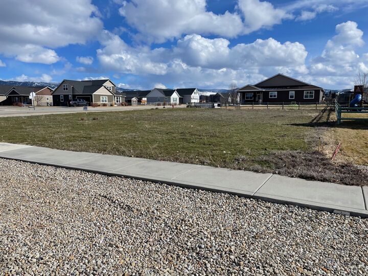 Property Photo:  131 China Silk Way  MT 59840 