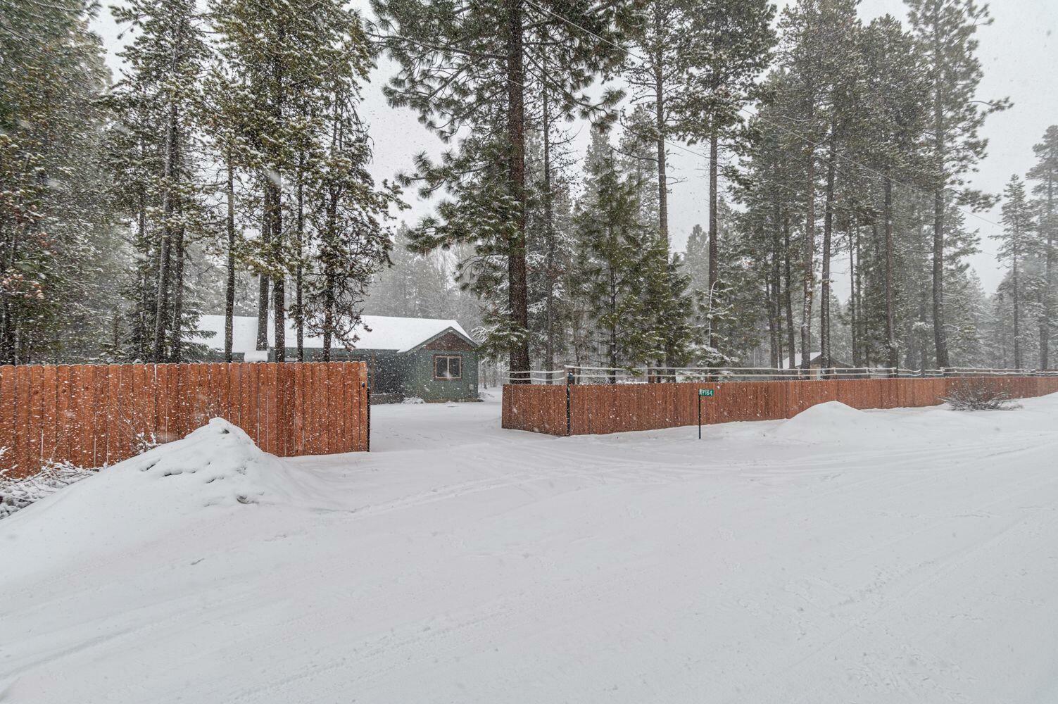 Property Photo:  17164 Laguna Road  OR 97707 