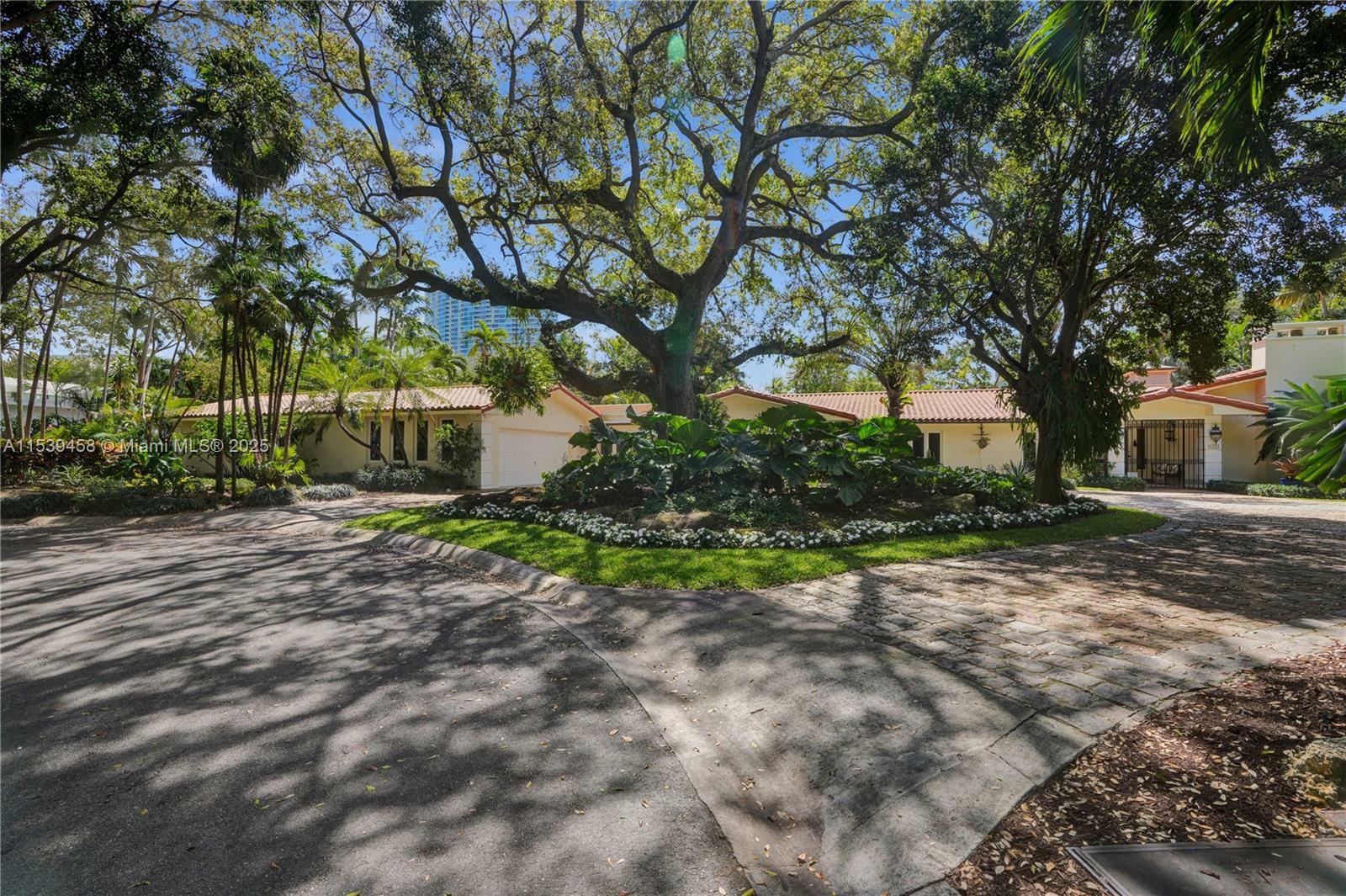 Property Photo:  4100 Bay Point Rd  FL 33137 