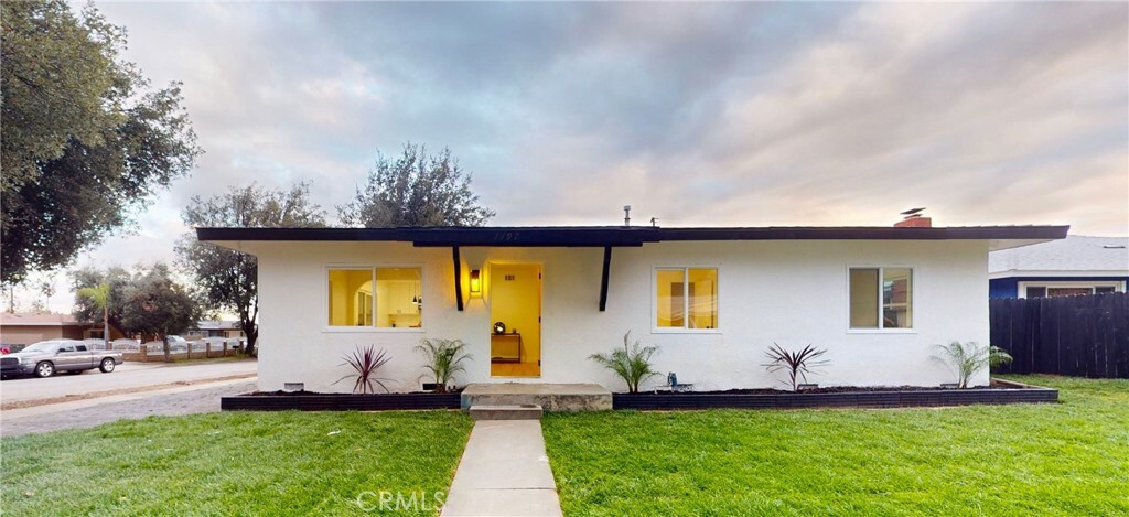 Property Photo:  1197 Mesa Verde Avenue  CA 92404 