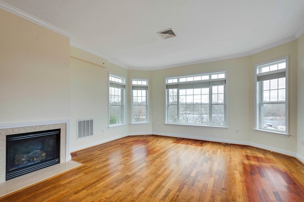 Property Photo:  295 Salem St 98  MA 01801 