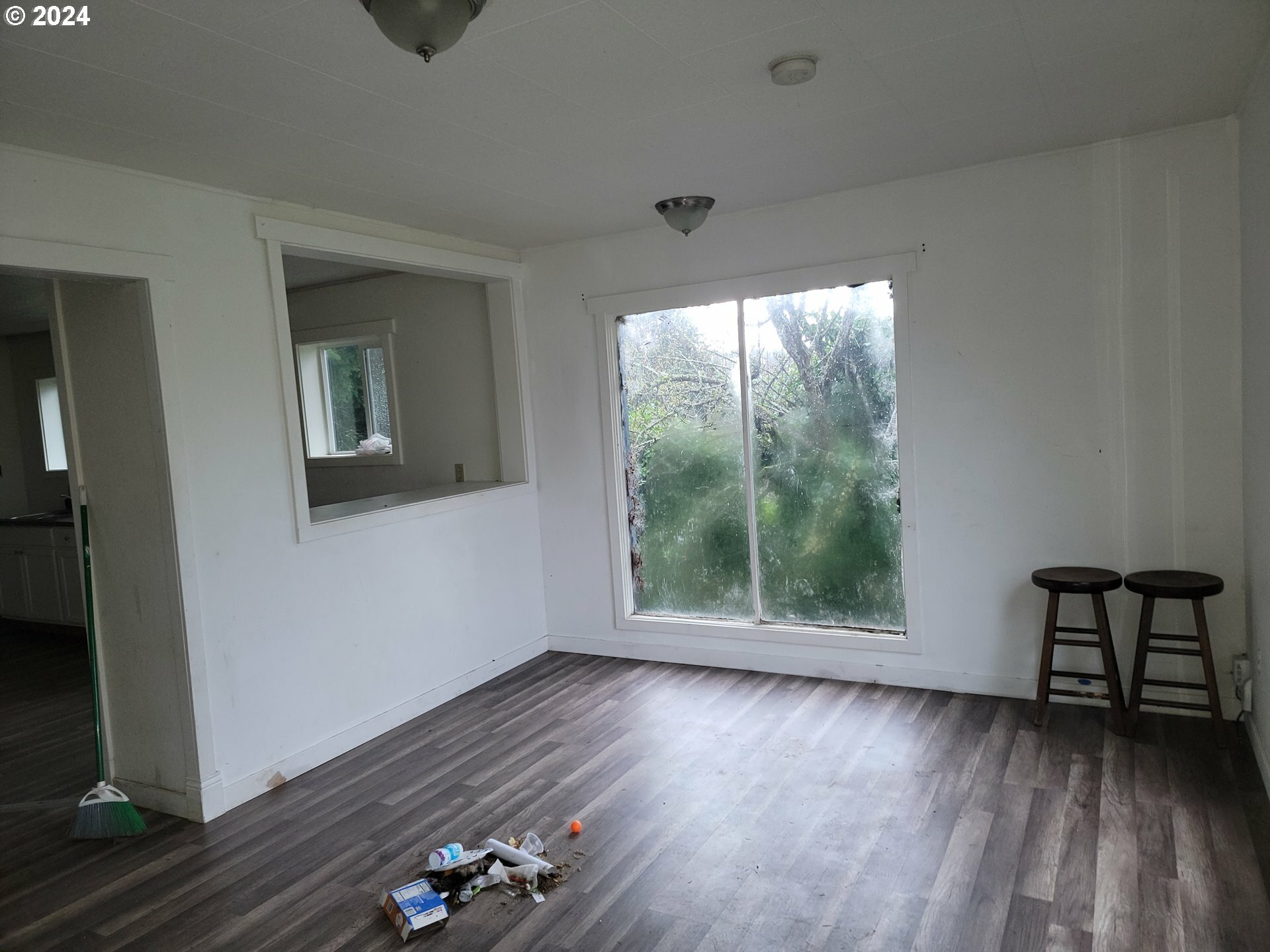 Property Photo:  510 N Collier St  OR 97423 