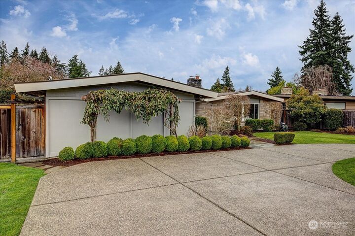 Property Photo: 4131 94th Avenue SE WA 98040